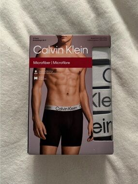 Calvin Klein Boxer Briefs with Logo Waistband - 4 Pack
